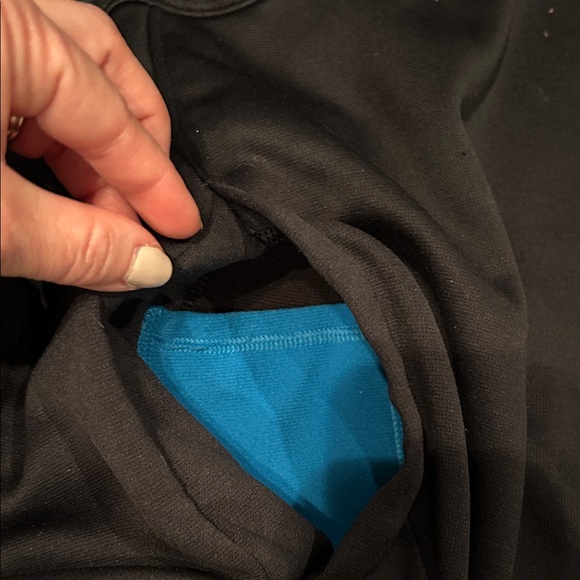 Men's Black Under Armour Hoodie - Picture 8 of 8